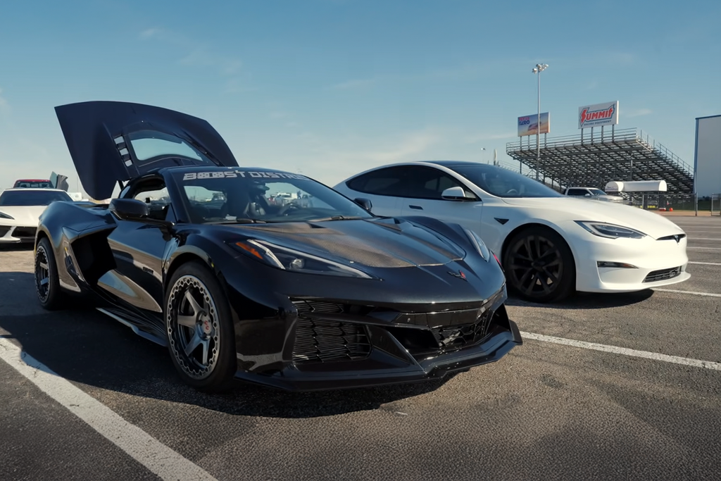 BoostDistrict-C8-ERay-vs-Tesla