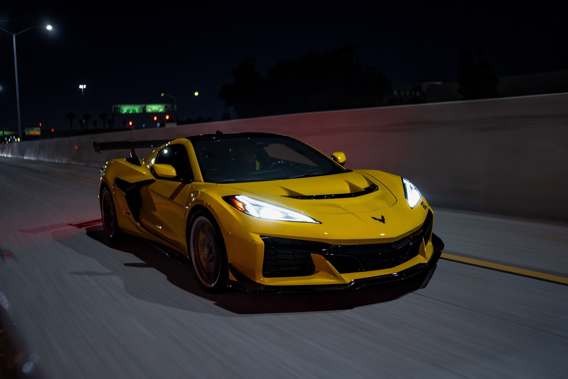 World’s First 8-Second C8 Corvette ZR1 by Boost District